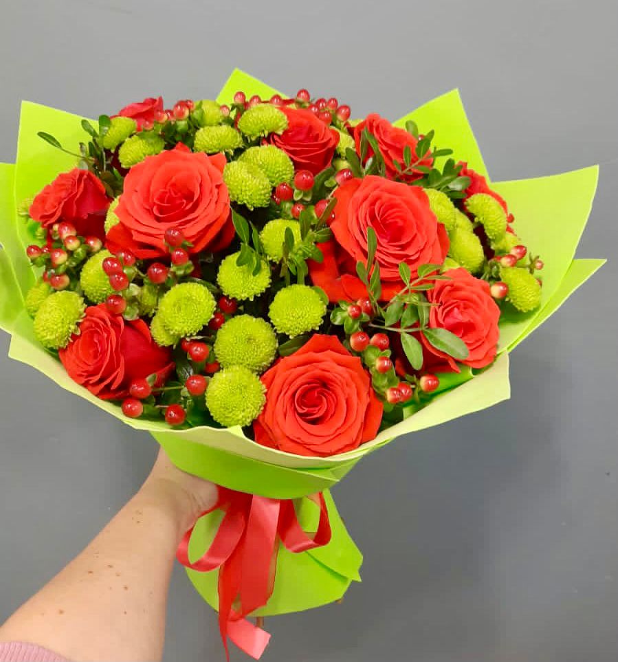 Букет цветов из: Хризантемы и Розы в Мценске