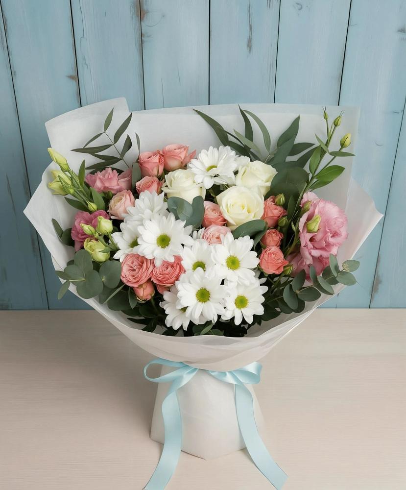 Букет цветов из: Розы, Лизиантусы и Хризантемы в Мценске