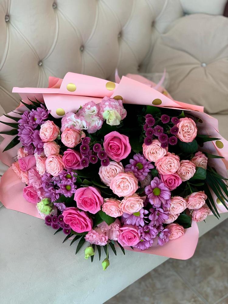 Букет цветов из: Хризантемы, Розы и Лизиантусы в Мценске