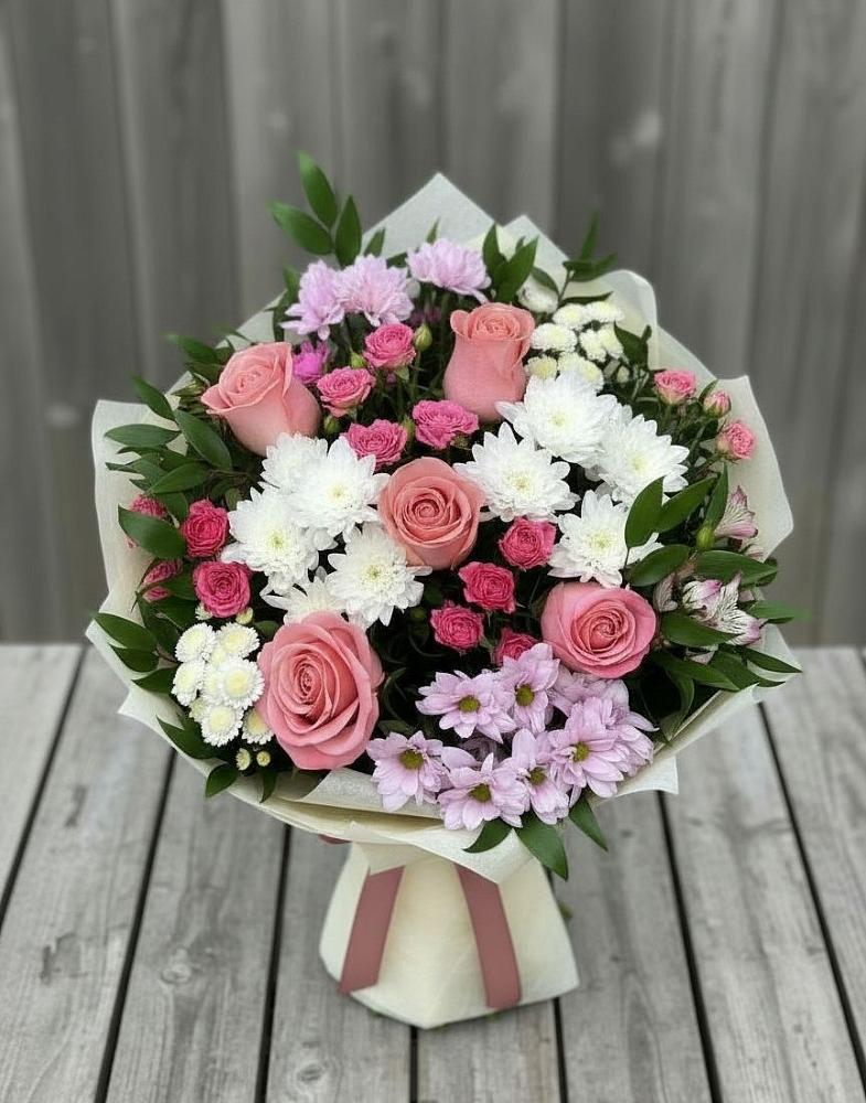 Букет цветов из: Альстромерии, Гвоздики, Розы и Хризантемы в Мценске