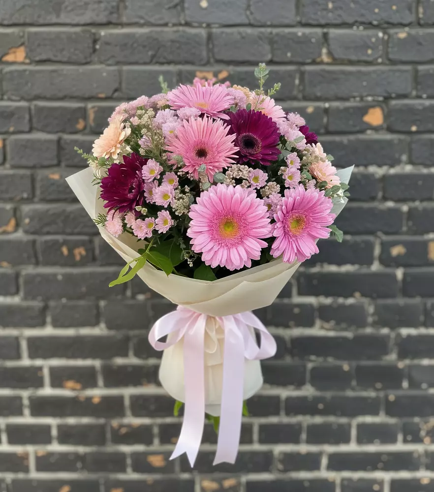 Букет цветов из: Герберы и Хризантемы в Мценске