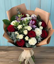 Букет цветов из:  Розы и Альстромерии в Мценске
