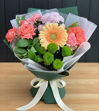 Букет цветов из:  Гвоздики, Розы, Герберы и Хризантемы в Мценске