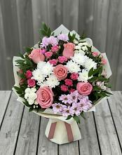 Букет цветов из:  Альстромерии, Гвоздики, Розы и Хризантемы в Мценске