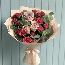 Букет цветов из:  Гвоздики и Розы в Мценске