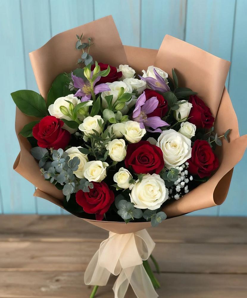 Букет цветов из: Розы и Альстромерии в Мценске