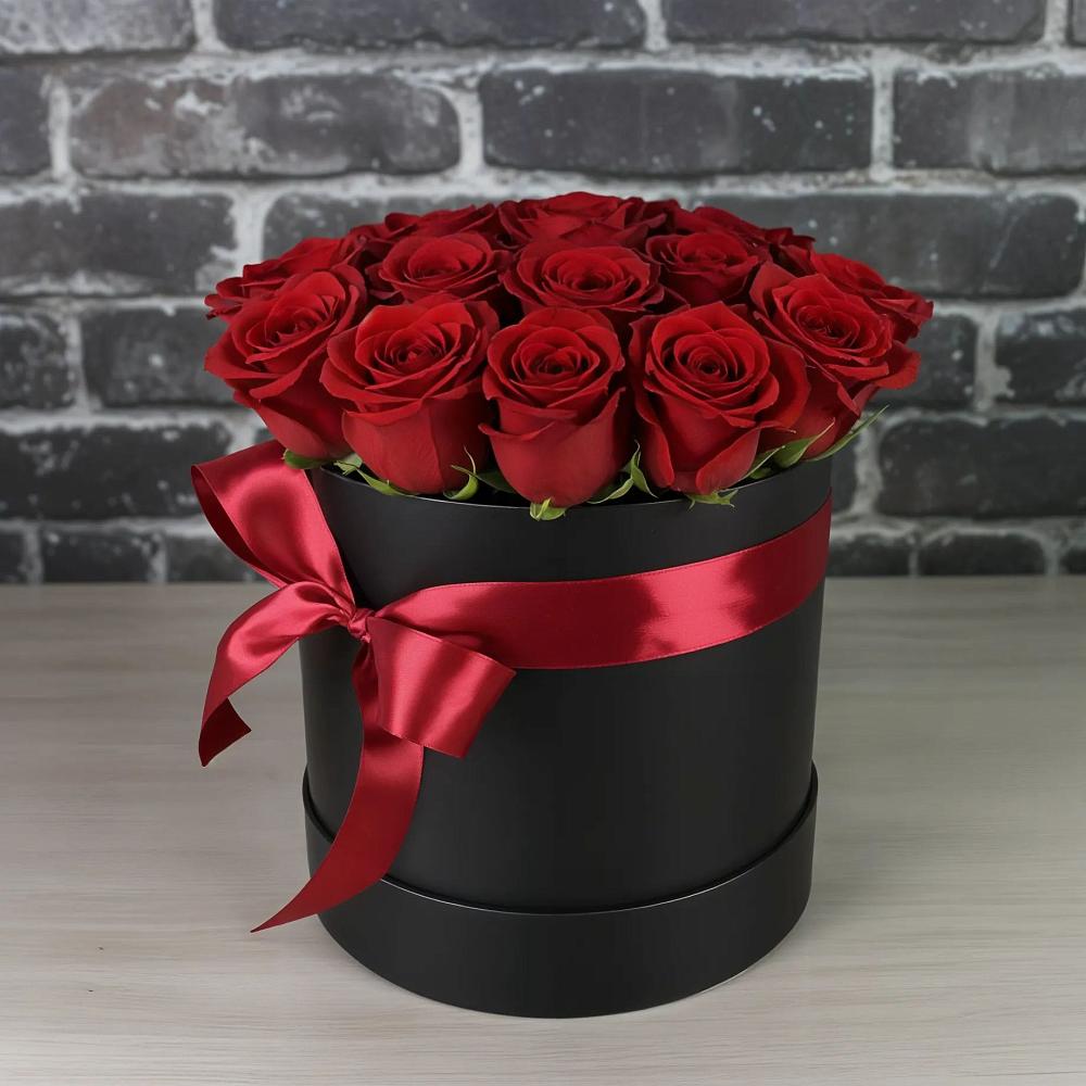 Цветочная композиция из Розы в шляпной коробке в Мценске